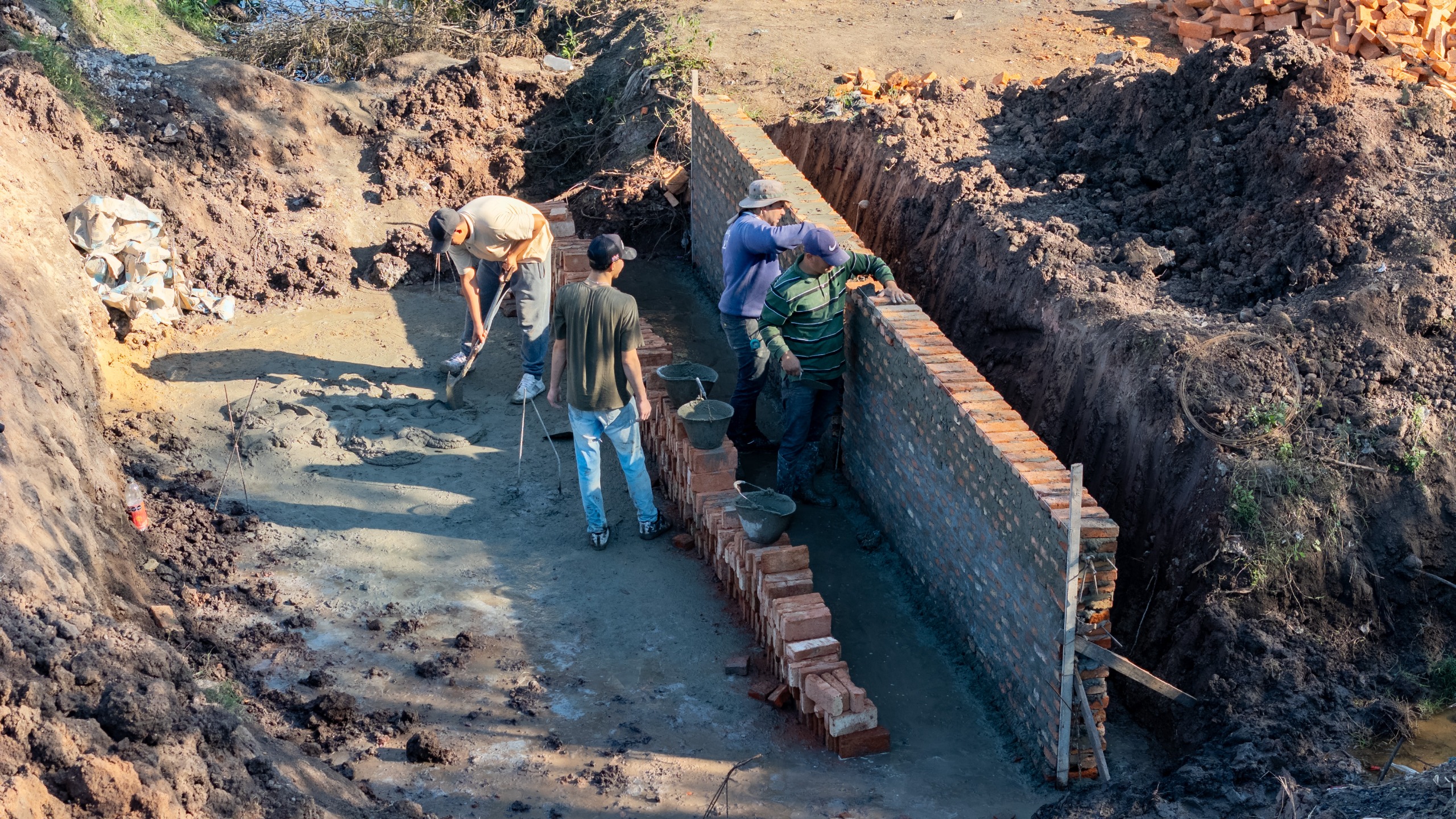 Avanza la obra de desagües en el Barrio San Cayetano