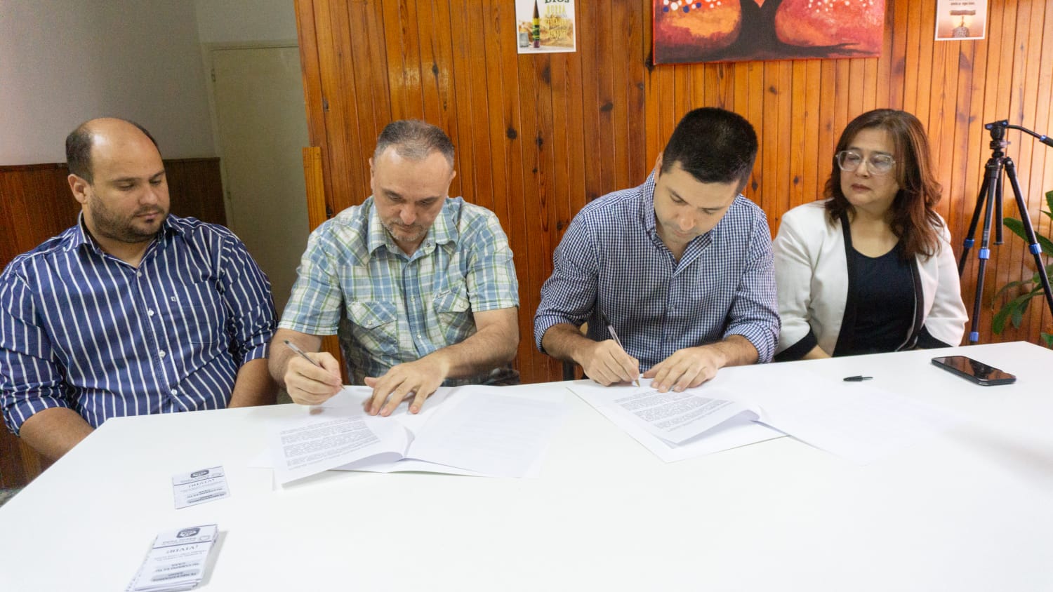 El municipio hizo un donativo al Centro de Rehabilitación “La Roca” en el marco de lo recaudado por las infracciones de vehículos que circulan sin patente