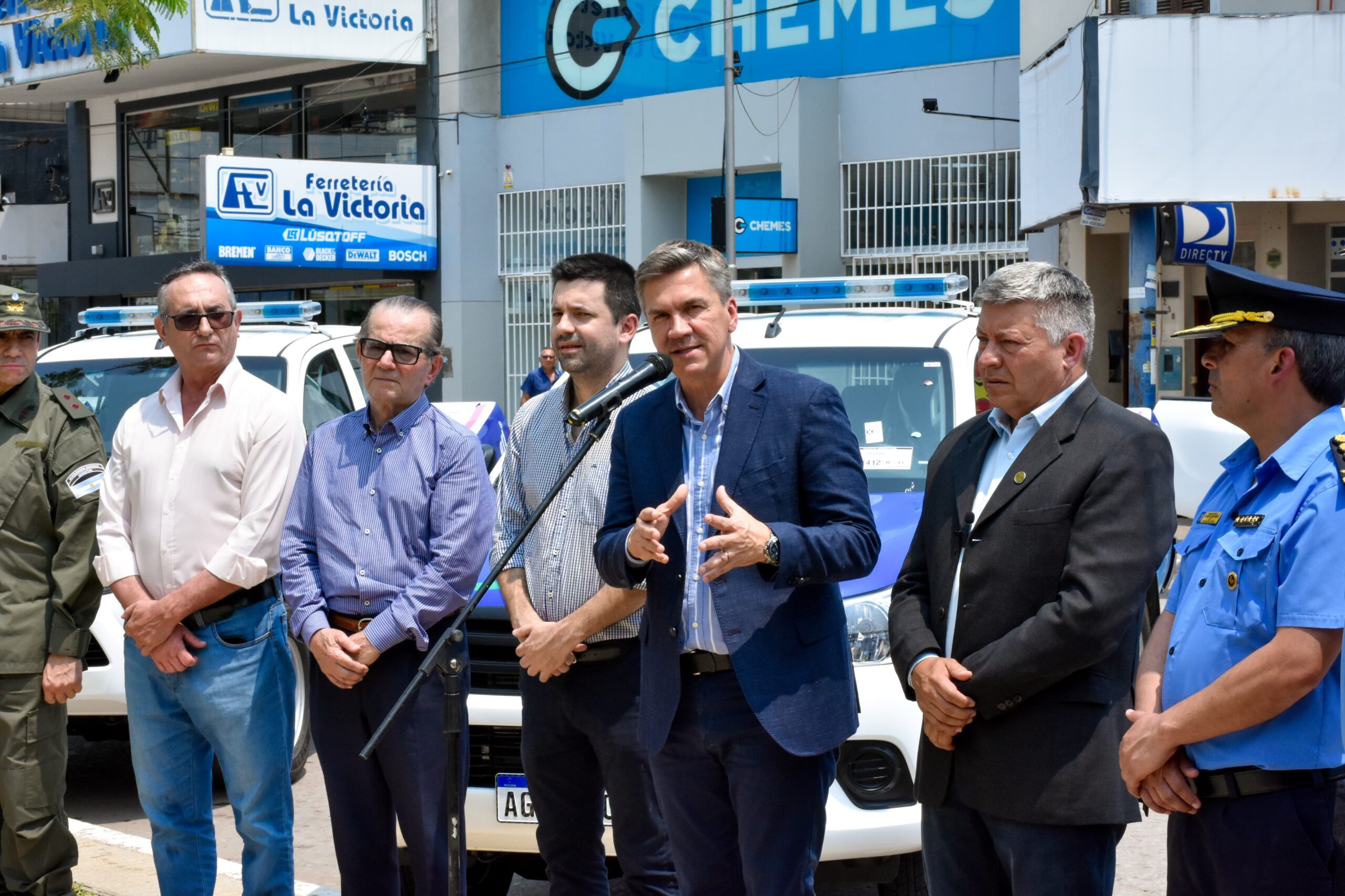 El intendente Bruno Cipolini acompañó al gobernador Leandro Zdero en la entrega de patrulleros para las comisarías de Sáenz Peña