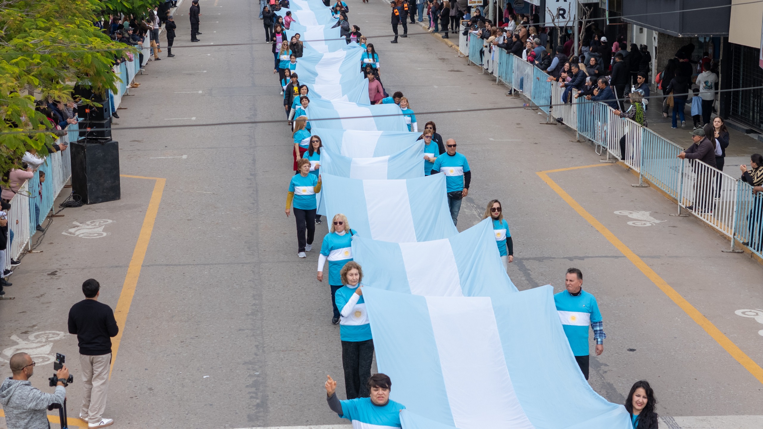 Sáenz Peña celebró el 216° aniversario de la Revolución de Mayo con acto patrio y desfile
