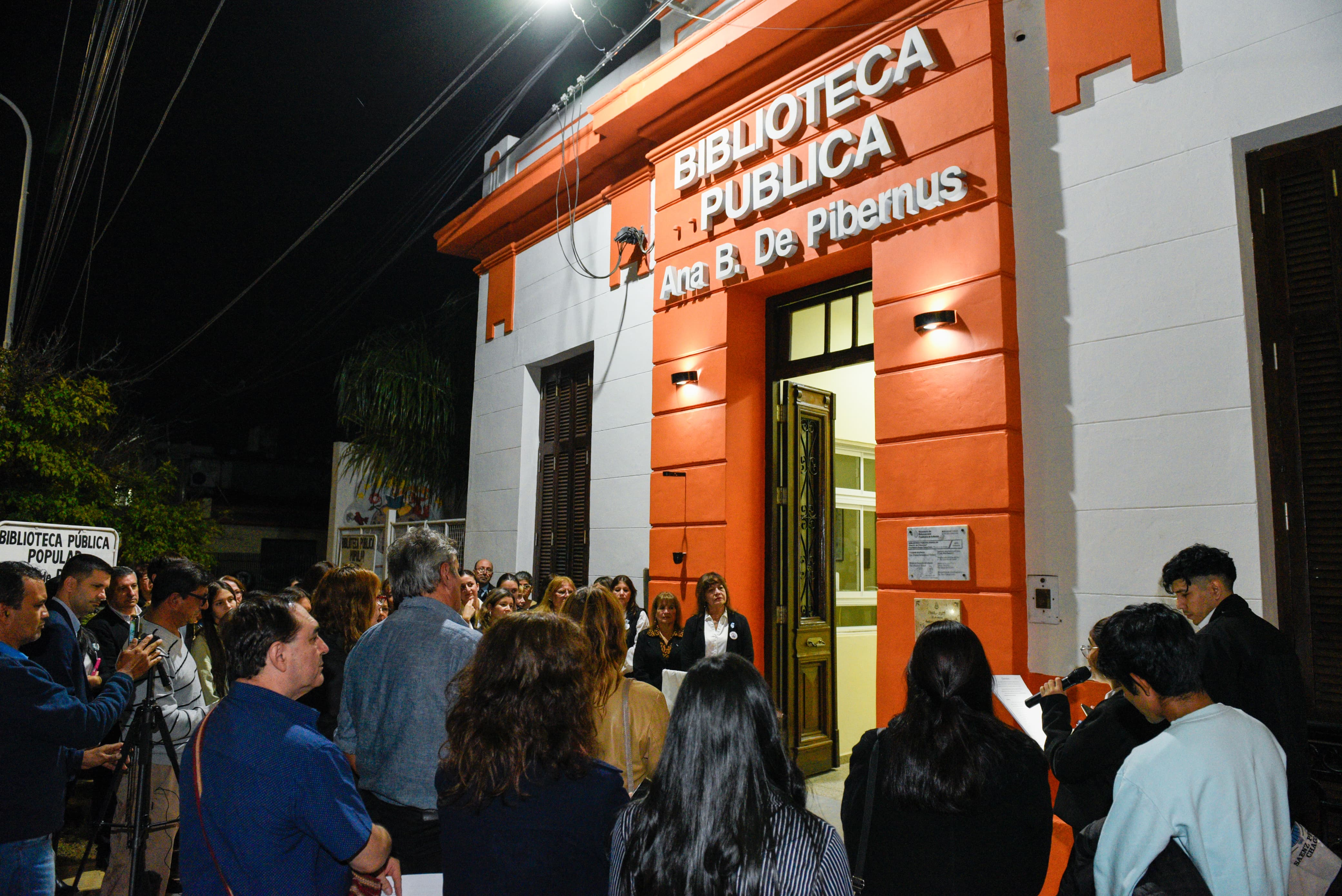 El intendente Bruno Cipolini participó del acto por los 65 años de la biblioteca Pibernus