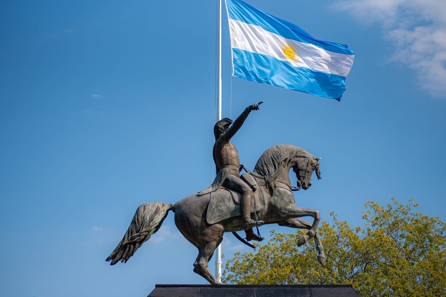 Sáenz Peña rindió homenaje al General José de San Martín al cumplirse 175 de su fallecimiento