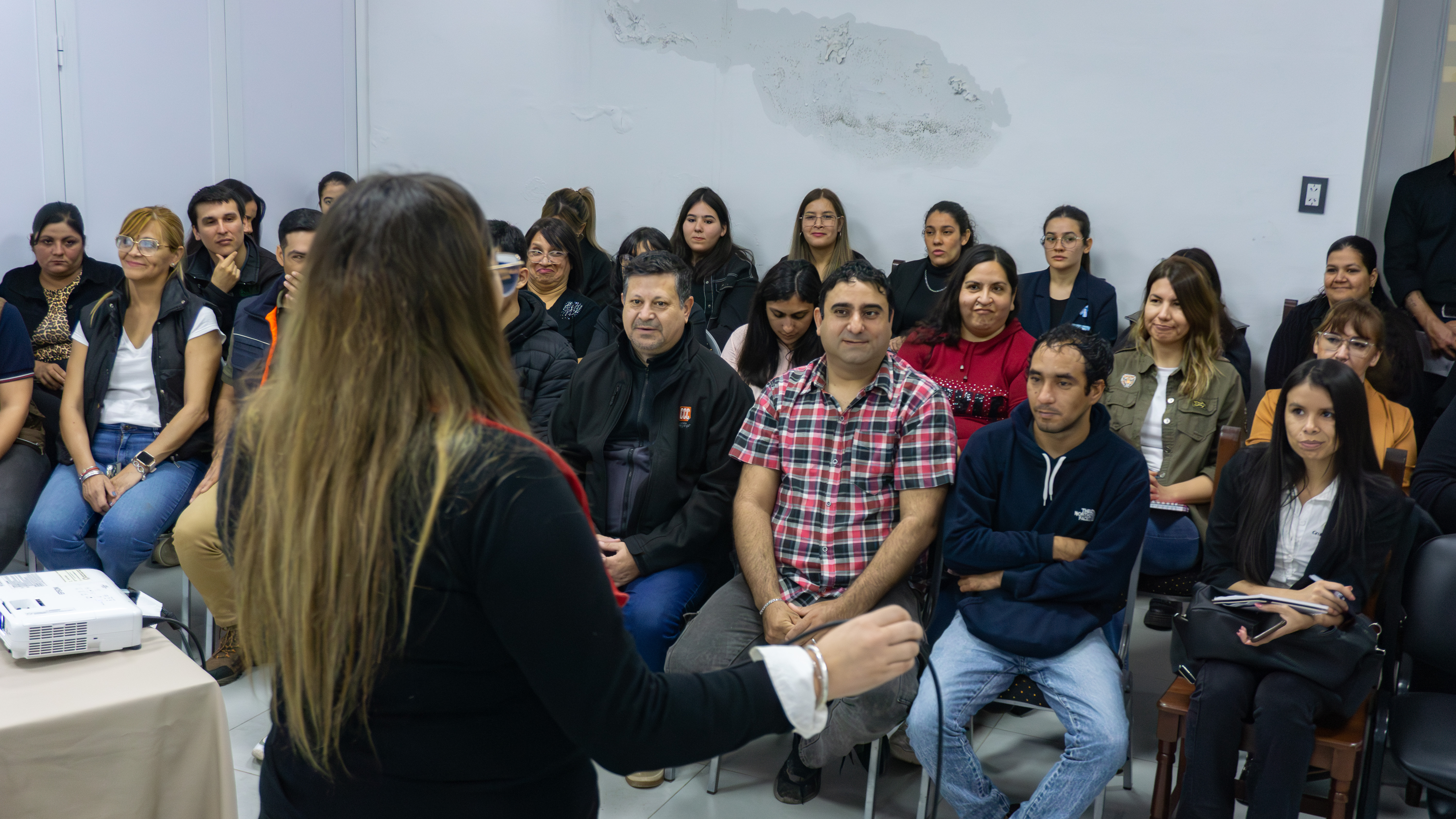 Personal municipal se capacitó sobre "Gestión  de emociones para un trabajo en equipo eficiente"