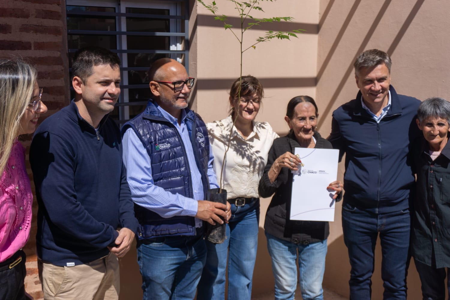 El intendente Bruno Cipolini acompañó la entrega viviendas en el barrio Santa Rita