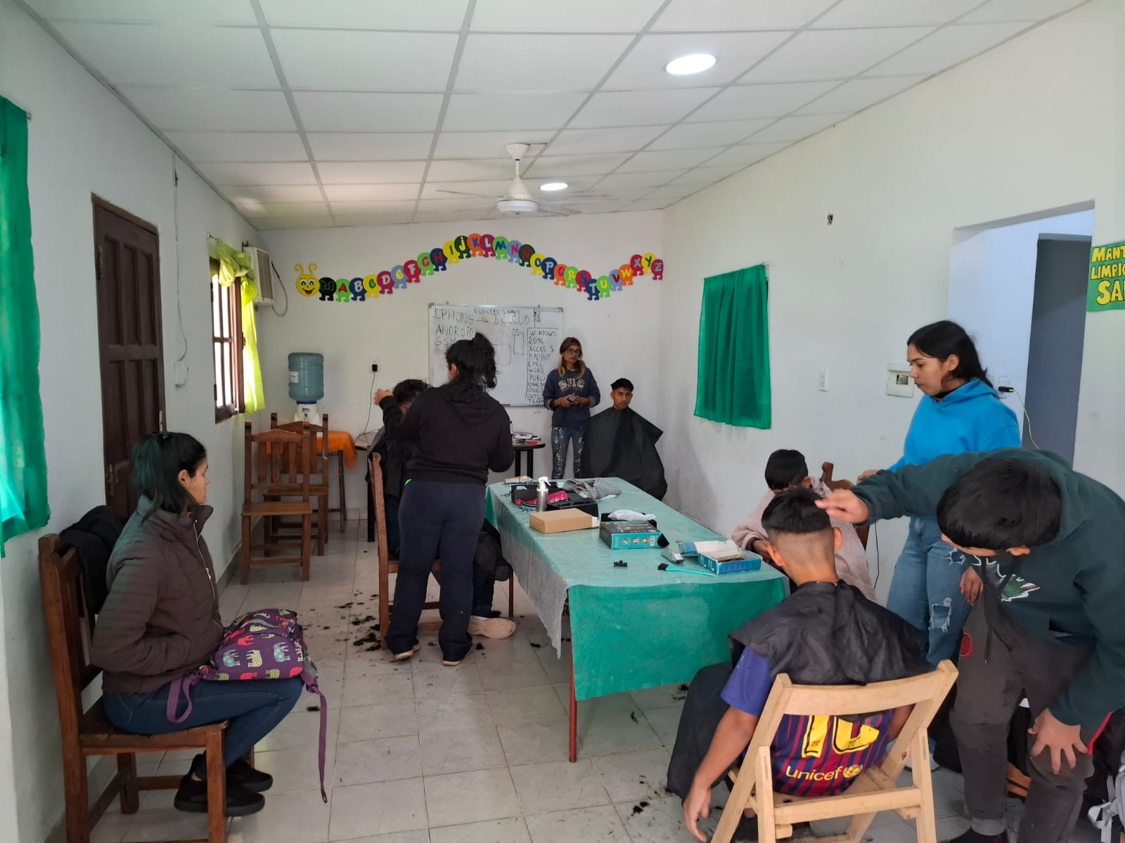 El CIC María Madre de Esperanza ofrece masajes y cortes de cabello gratuitos