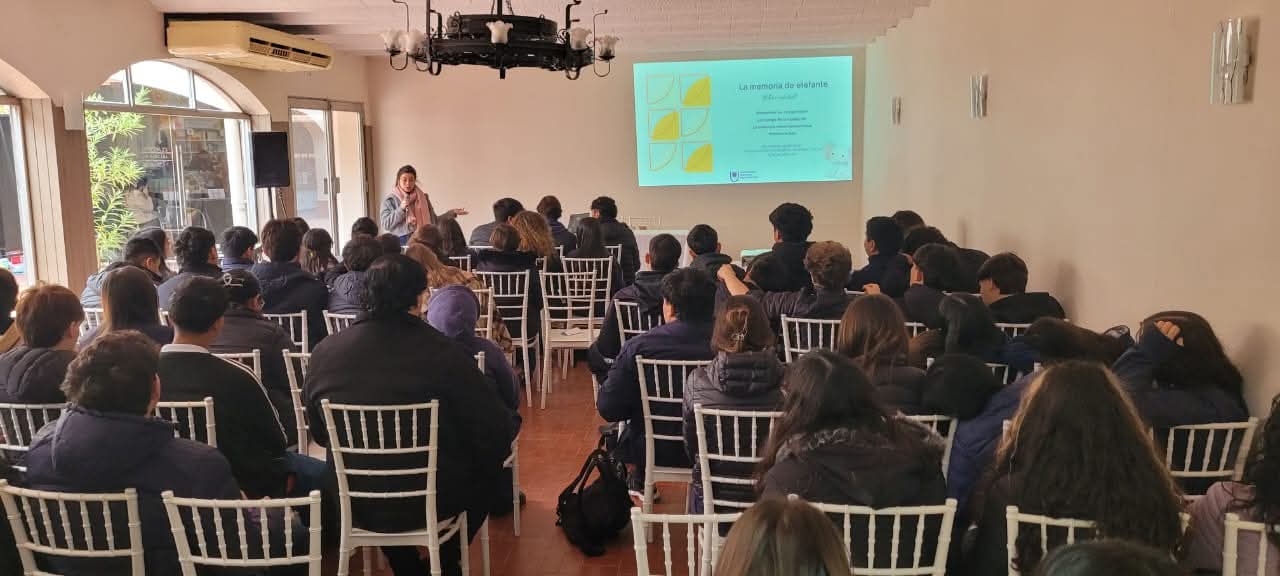 ¡Futuro en marcha! El Club Social colmado de jóvenes en la Feria del Libro