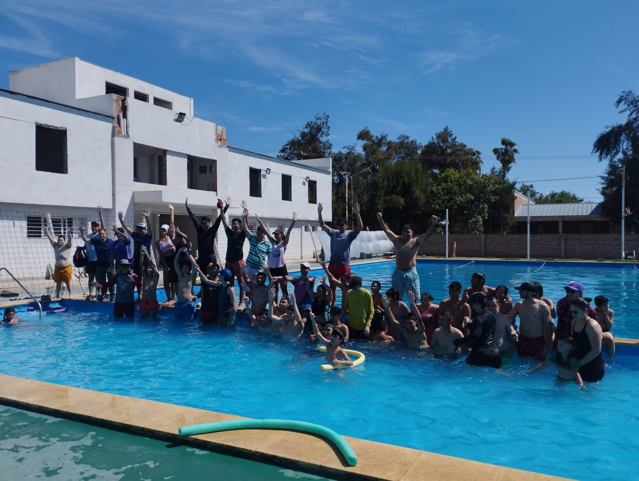 EXITOSA PRIMERA JORNADA DE NATACIÓN ADAPTADA EN EL POLIDEPORTIVO
