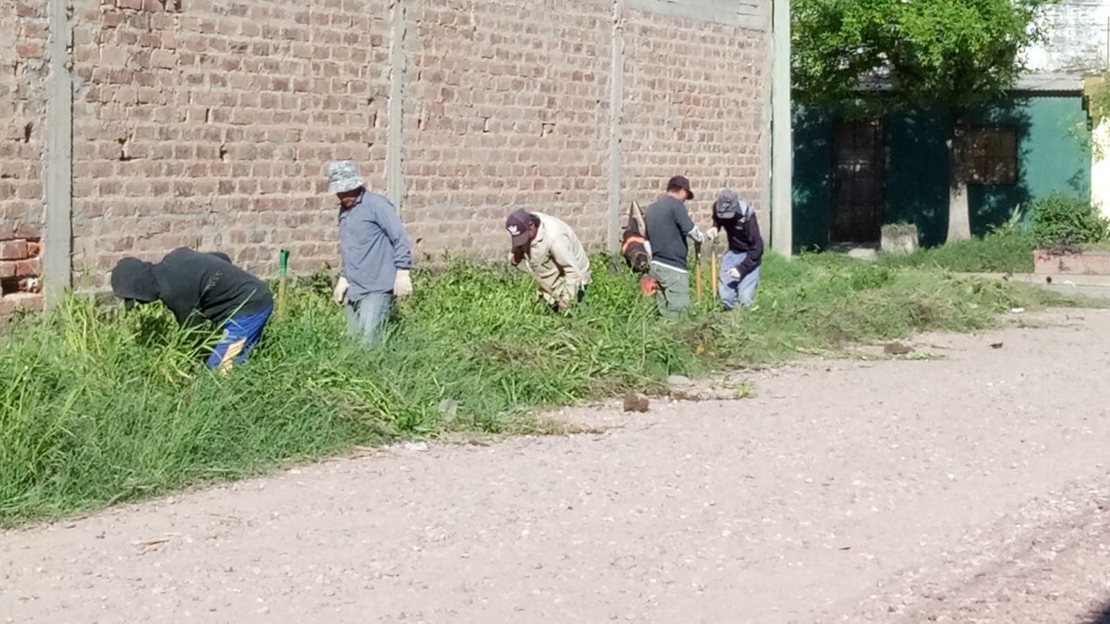 El municipio avanza con la limpieza de cunetas y desagües en los barrios 