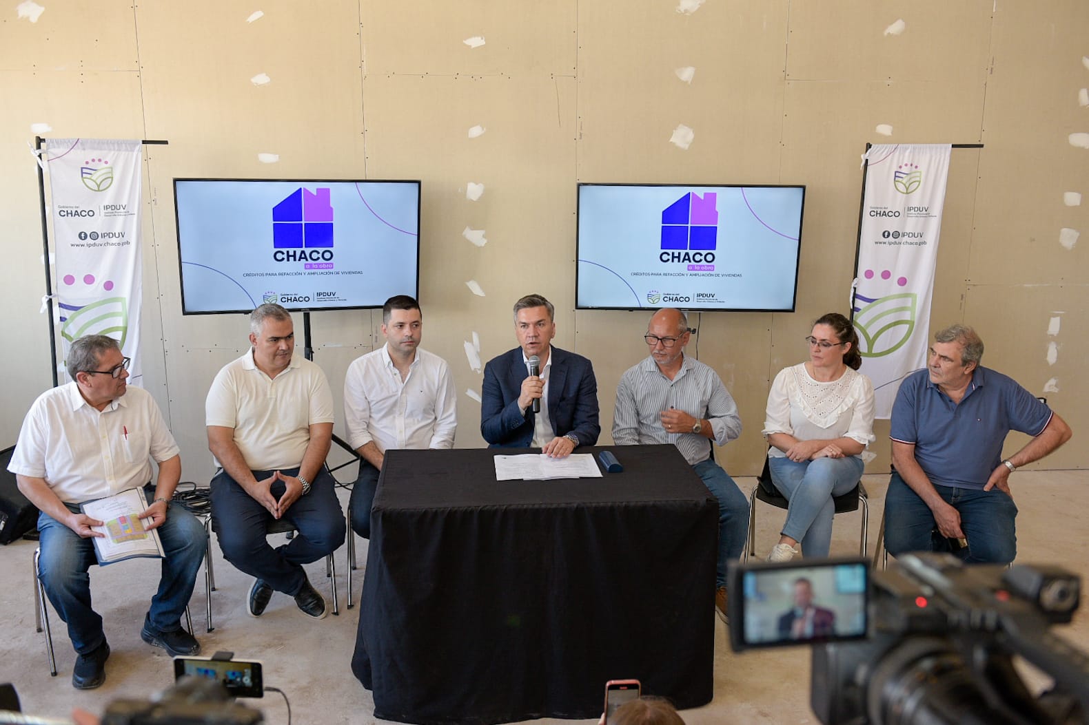 El intendente Bruno Cipolini acompañó al Gobernador Zdero en la reactivación de la obra Casa Activa