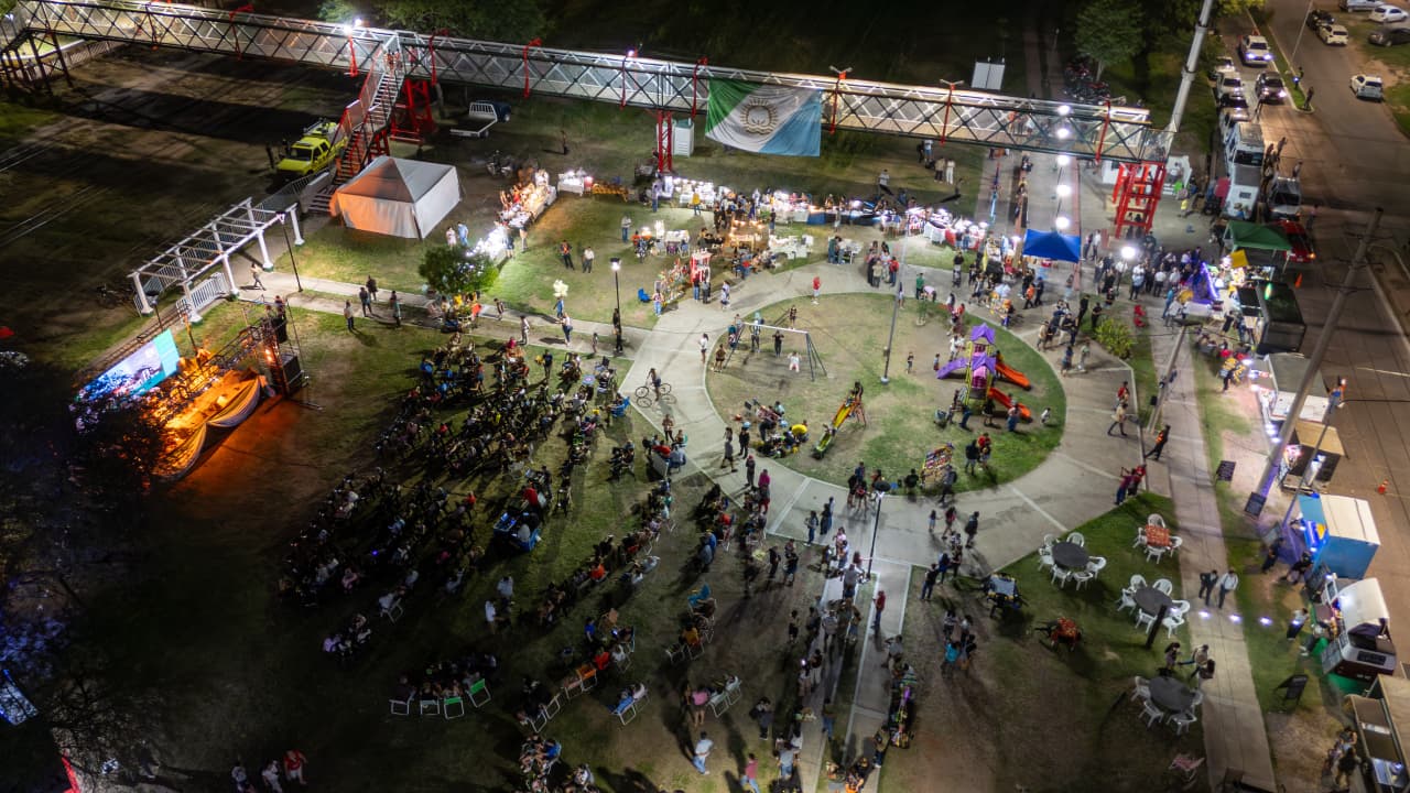 Sáenz Peña celebró el 80° aniversario de la Pasarela con acto y festival